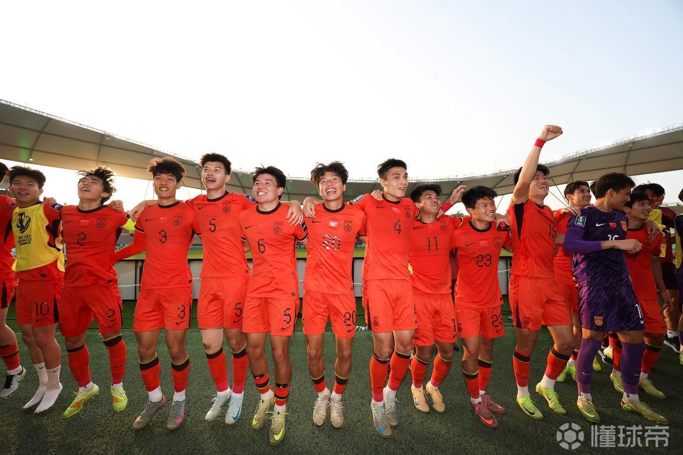 世界杯官方入口下载-苏东:今晚U23国足不要打对攻,要贯彻大脚加身体&二点加定位